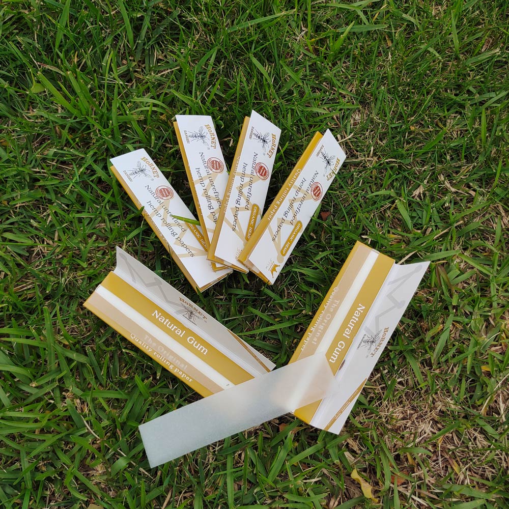 HORNET King Size Slim Cigarette Rolling Papers, Organic Natural Rolling Paper, White Rolling Papers, 32 Piece / Pack 50 Pack / Box