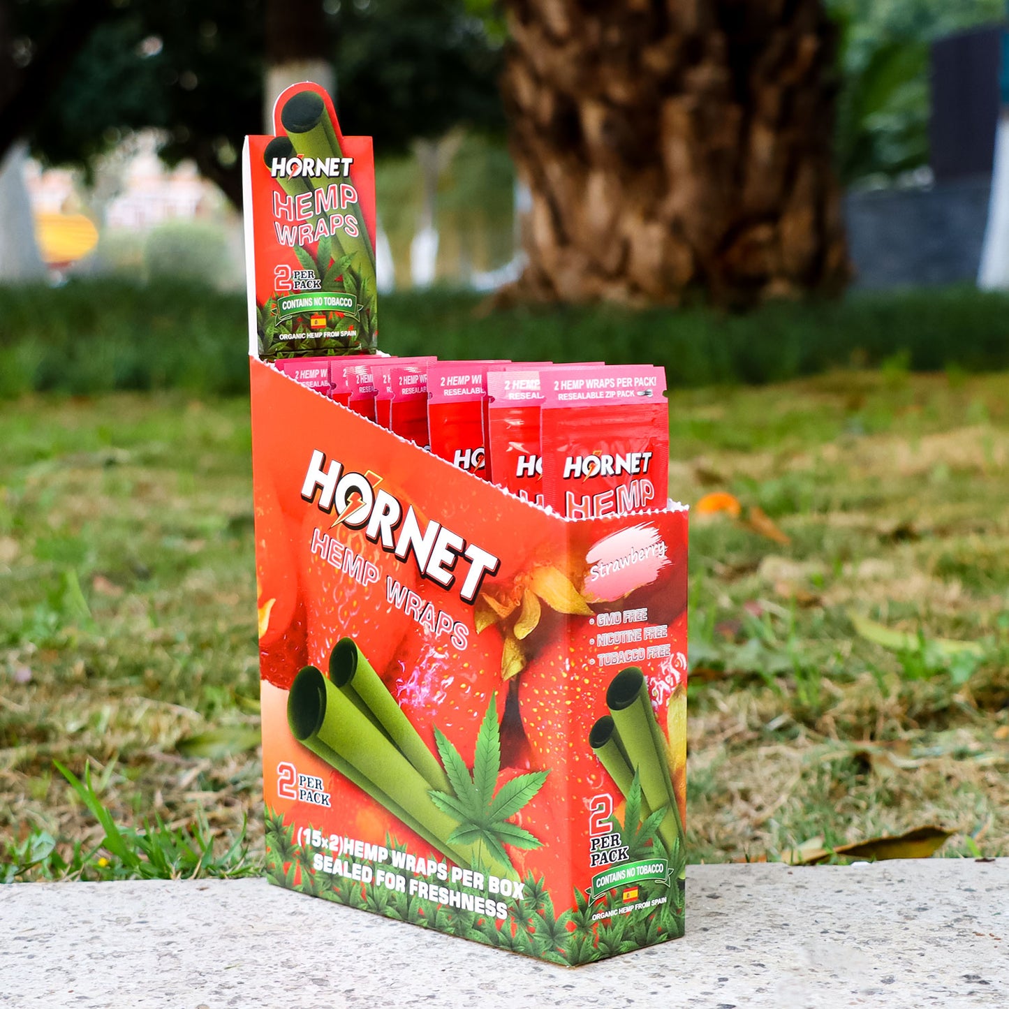 Hornet Strawberry Flavoured Hemp Blunt Wraps 30 Hemp Wraps Per Box