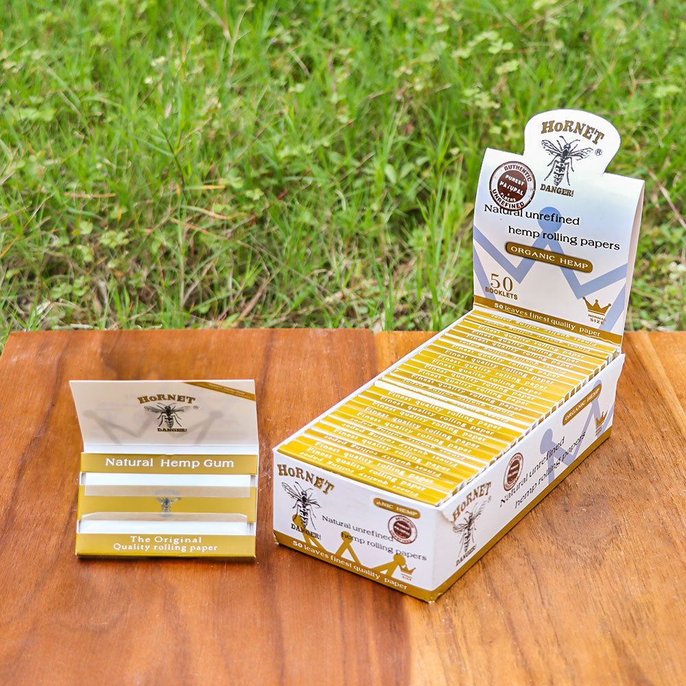 HORNET 70 mm Rolling Papers, Natural Slim Rolling Papers, White Organic Rolling Paper, 50 Leaves / Pack 50 Pack / Box