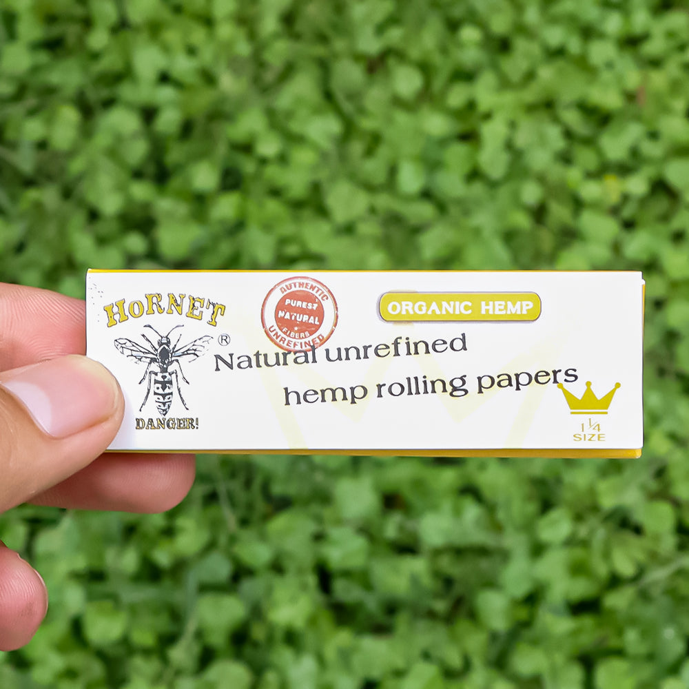 HORNET 70 mm Rolling Papers, Natural Slim Rolling Papers, White Organic Rolling Paper, 50 Leaves / Pack 50 Pack / Box