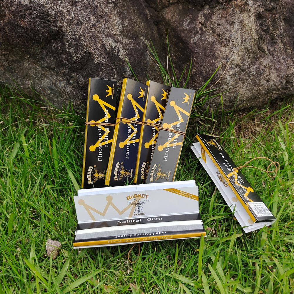 HORNET King Size Rolling Papers With Rolling Tips, Slim White Rolling Paper, 32 PCS / Pack 24 Pack / Box