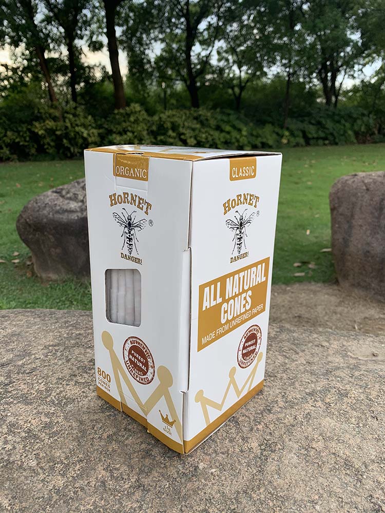 HORNET 1 1/4 Size White Pre Rolled Cones, Organic Pre Rolled Rolling Paper With Tips, Slow Burning Pre Rolled Cones, 800 PCS / Box