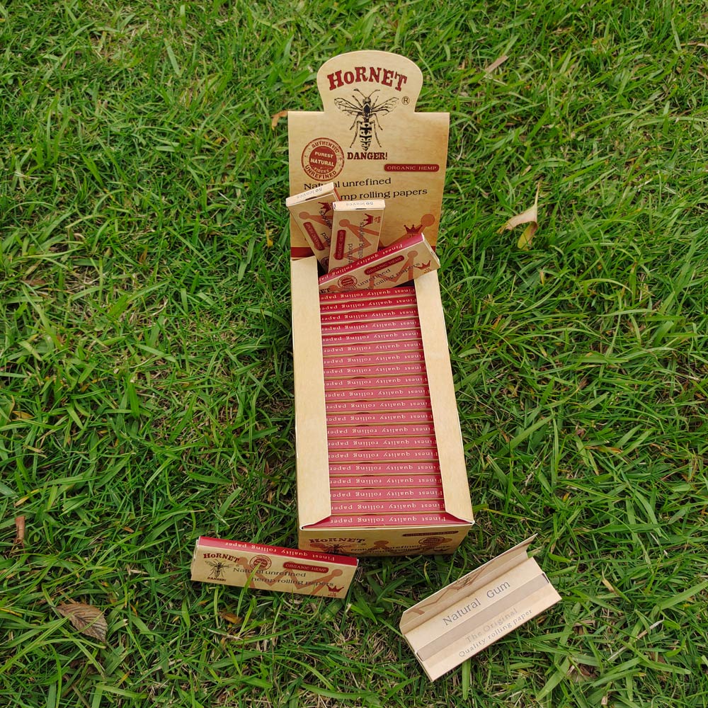 HORNET 1 1/4 Size Rolling Papers, Natural Slim Rolling Papers, Brown Organic Rolling Paper, 50 Leaves / Pack 50 Pack / Box