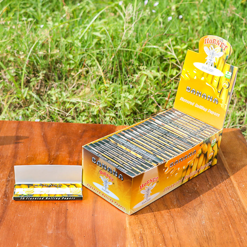 HORNET 1 1/4 Size  Banana Flavors Rolling Papers, Slow Burning Rolling Paper, Natural Rolling Paper, 50 Piece / Pack 50 Pack / Box