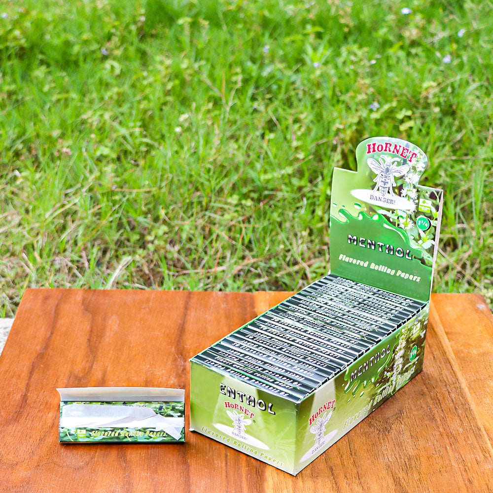 Hornet 1 1/4 Size Menthol Flavors Rolling Papers, Slow Burning Rolling Paper, Natural Rolling Paper, 50 Piece / Pack 50 Pack / Box