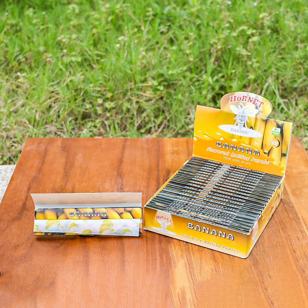 HORNET King Size Banana Flavors Rolling Papers, Slim Natural Organic Rolling Paper, 32 Pieces / Pack 25 Packs / Box