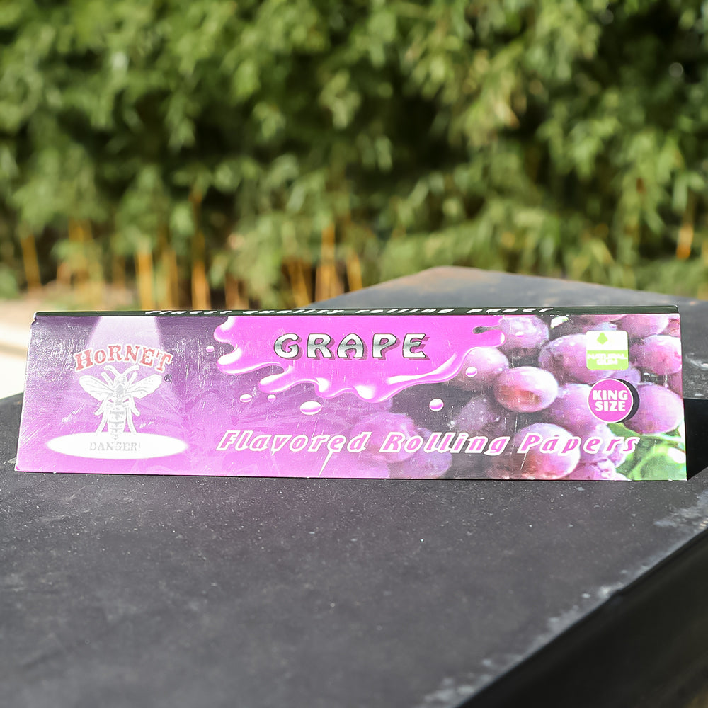 HORNET King Size Grape Flavors Rolling Papers, Slim Natural Organic Rolling Paper, 32 Pieces / Pack 25 Packs / Box